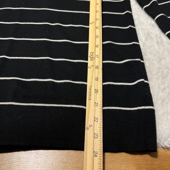 Banana Republic Womens Merino Wool Blue White Striped V-Neck Sweater Size Small - Picture 9 of 9